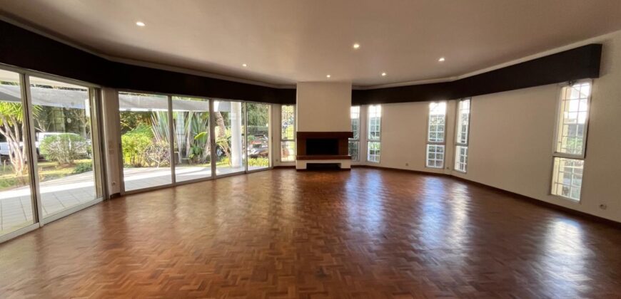 Location spacieuse villa T5 avec jardin et garage située dans la résidence Bonnet à Ivandry