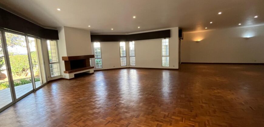 Location spacieuse villa T5 avec jardin et garage située dans la résidence Bonnet à Ivandry