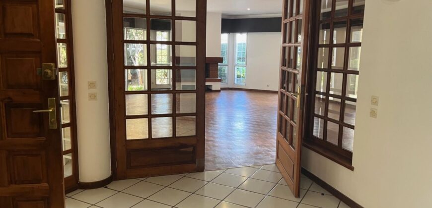 Location spacieuse villa T5 avec jardin et garage située dans la résidence Bonnet à Ivandry