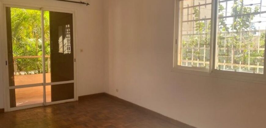 À louer un agréable appartement T4 dans un quartier résidentiel calme à Ampandrianomby