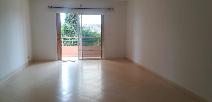À louer un agréable appartement T4 dans un quartier résidentiel calme à Ampandrianomby