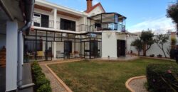 À louer une grande villa T6 située dans un quartier résidentiel calme à Ambatobe