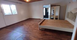 À louer une grande villa T6 située dans un quartier résidentiel calme à Ambatobe