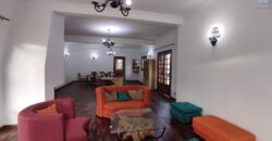 À louer une grande villa T6 située dans un quartier résidentiel calme à Ambatobe