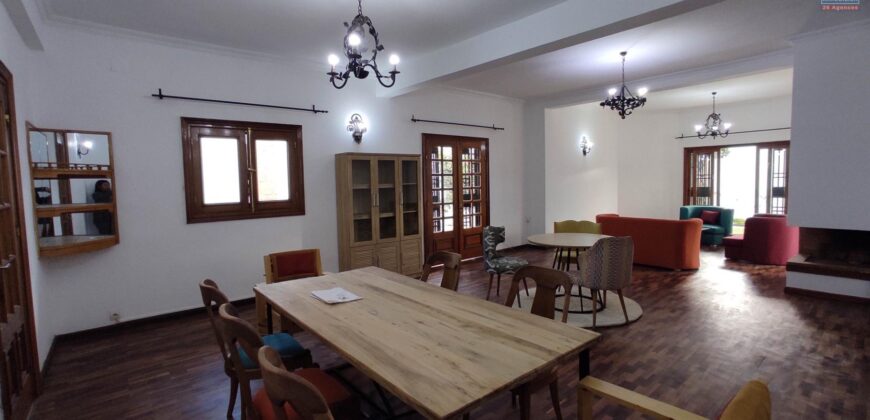 À louer une grande villa T6 située dans un quartier résidentiel calme à Ambatobe