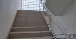 À louer deux bureaux spacieux situés à Ambolokandrina