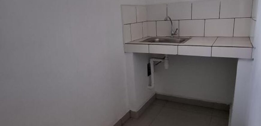 À louer deux bureaux spacieux situés à Ambolokandrina