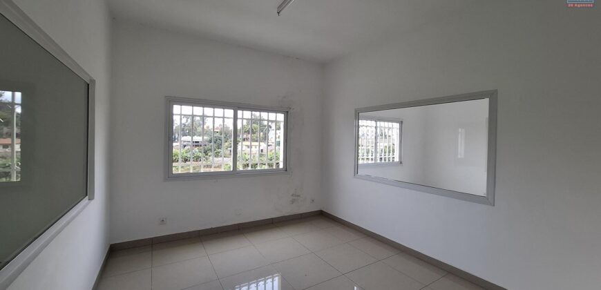 Location deux bureaux de 105.25 m2 chacun situés à Ambolokandrina