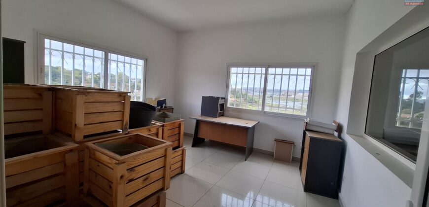 Location deux bureaux de 105.25 m2 chacun situés à Ambolokandrina