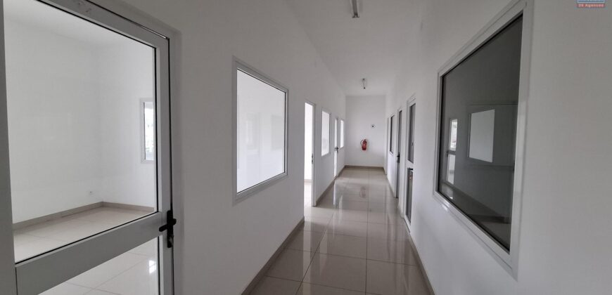 Location deux bureaux de 105.25 m2 chacun situés à Ambolokandrina