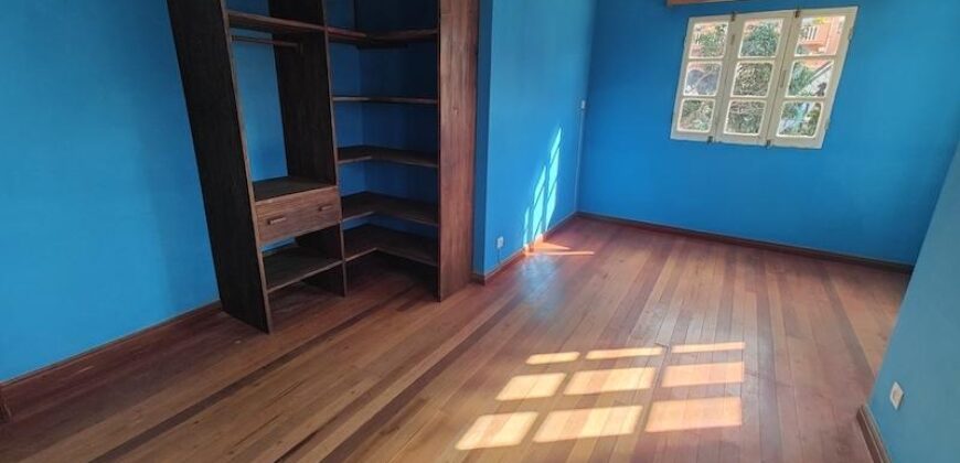 En location un appartement T3 situé dans un quartier calme à Sabotsy Namehana