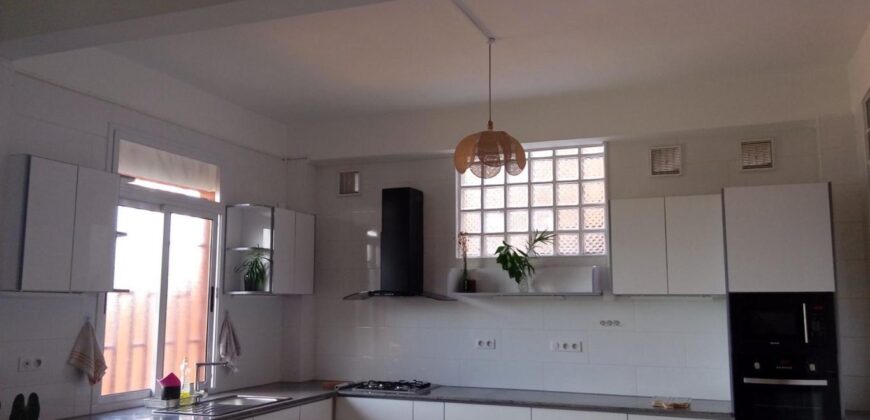 Location d’un appartement T3 meublé situé dans un quartier calme et sécurisé à Ambatobe