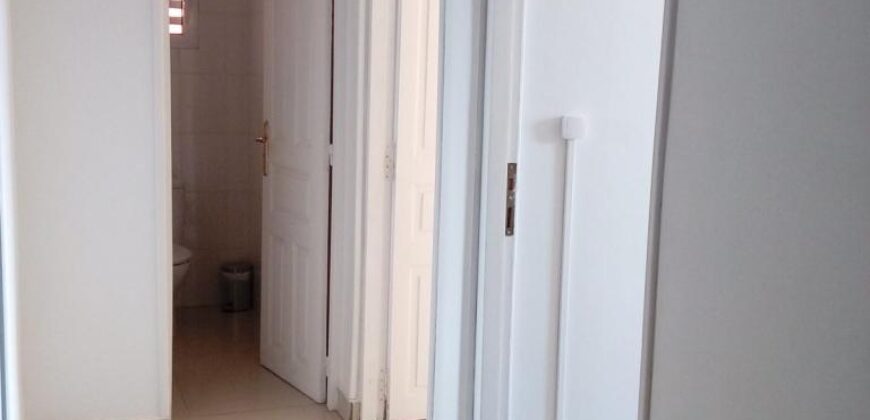 Location d’un appartement T3 meublé situé dans un quartier calme et sécurisé à Ambatobe