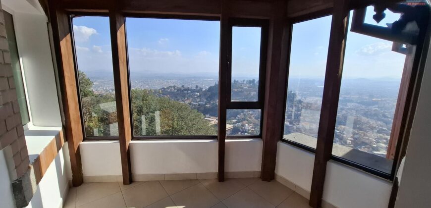 Location d’un spacieux appartement T3 offrant une vue imprenable situé sur La Haute Ville