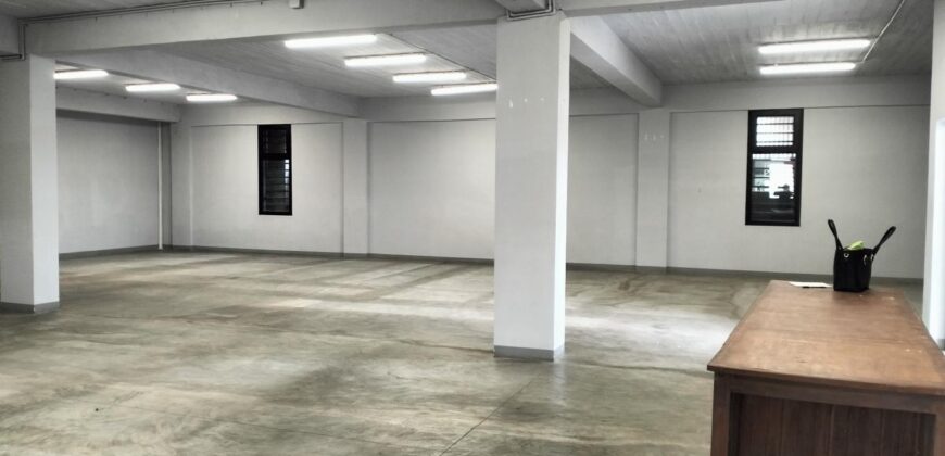 Location d’un entrepôt de 225 m2 idéal pour diverses activités professionnelles situé à Ankorondrano