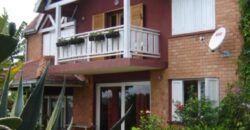 À louer une charmante villa T4 sur un terrain 1000m2 située dans un quartier calme à Ankerana