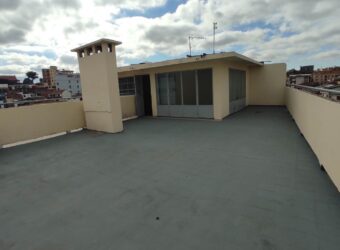 Location d’un appartement en duplex T4 situé en plein centre-ville de Behoririka