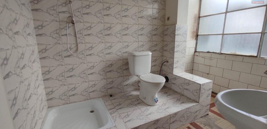 Location d’un appartement en duplex T4 situé en plein centre-ville de Behoririka