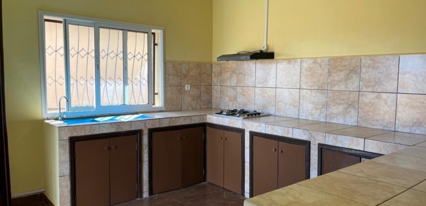 En vente villa T6 sur un terrain de 800 m2 située Andranovelona Ilafy