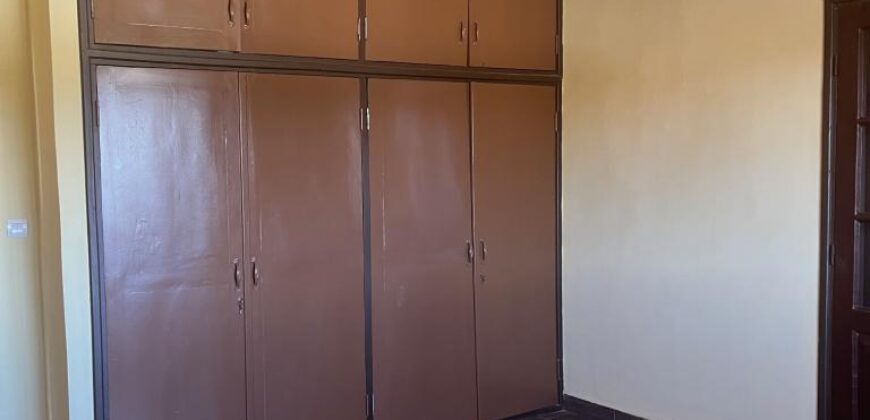 En vente villa T6 sur un terrain de 800 m2 située Andranovelona Ilafy