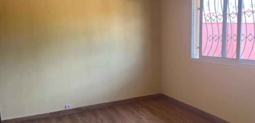 En vente villa T6 sur un terrain de 800 m2 située Andranovelona Ilafy