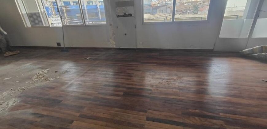 À louer un spacieux local de bureau de 170 m2 situé en plein centre-ville d’Analakely