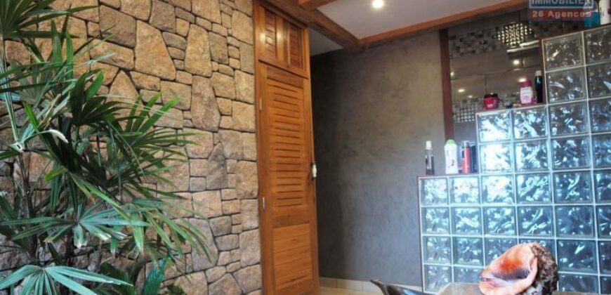 À vendre une superbe villa T7 en R+2 sur 2000 m2 de terrain à Ilafy