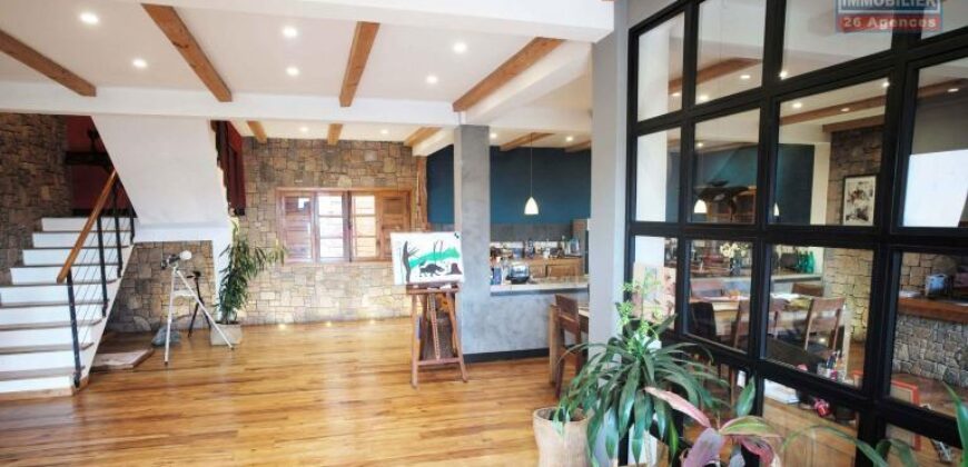À vendre une superbe villa T7 en R+2 sur 2000 m2 de terrain à Ilafy