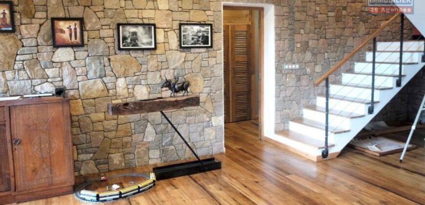 À vendre une superbe villa T7 en R+2 sur 2000 m2 de terrain à Ilafy