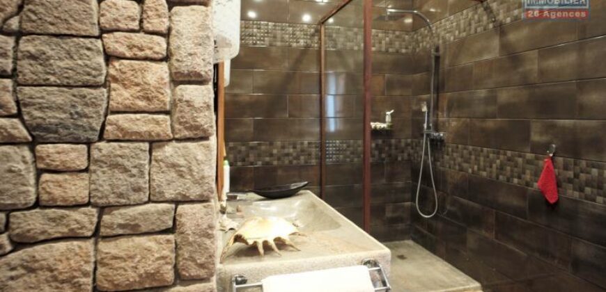 À vendre une superbe villa T7 en R+2 sur 2000 m2 de terrain à Ilafy