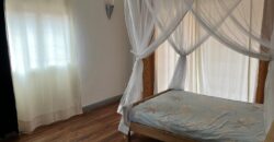 À louer une grande villa T5 meublée située dans un quartier résidentiel calme à Ambatobe
