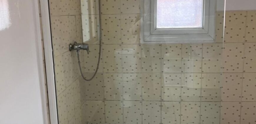 À louer une grande villa T5 meublée située dans un quartier résidentiel calme à Ambatobe