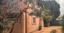À louer une grande villa T5 meublée située dans un quartier résidentiel calme à Ambatobe