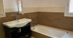 À louer une grande villa T5 meublée située dans un quartier résidentiel calme à Ambatobe