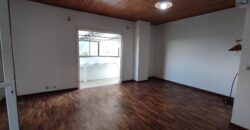 À louer une grande villa T6 située dans un quartier résidentiel calme à Ambatobe