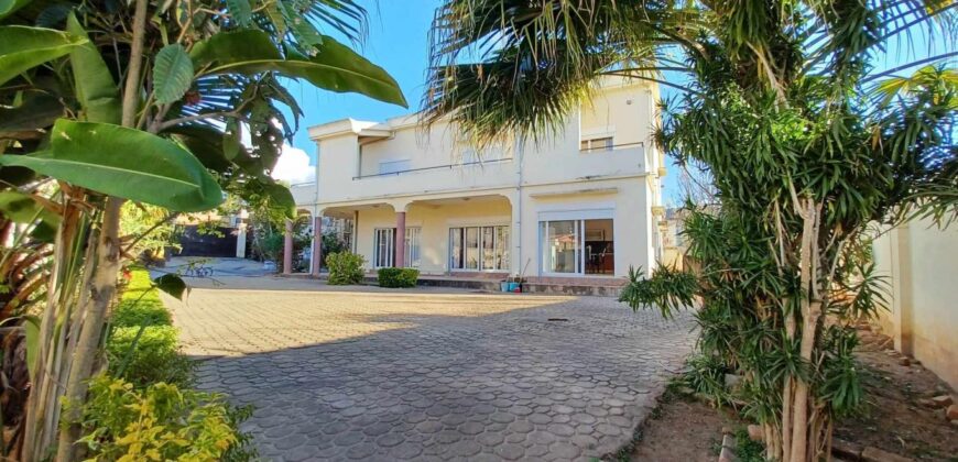 Location villa T6 à étage située dans un quartier calme de Mahabo Andoharanofotsy