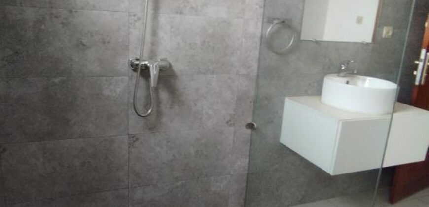 À vendre une charmante villa T5 sur un terrain de 1000 m2 avec une vue imprenable située à Fort Votron