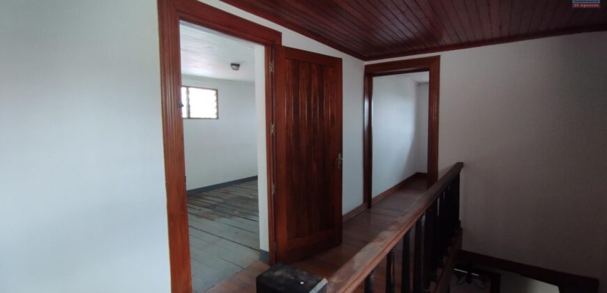 À vendre une charmante villa T5 sur un terrain de 1000 m2 avec une vue imprenable située à Fort Votron