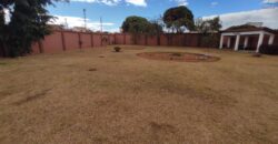 À vendre un beau terrain plat de 781 m2 entièrement clôturé et aménagé situé à Malaza Ampitatafika