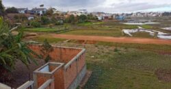 À vendre un terrain de 520 m2 situé en bord de la nouvelle route principale Samacou