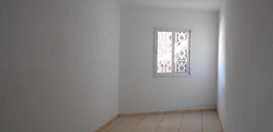 À louer un appartement T3 situé à Ambohimiandra juste à côté de l’école Bird