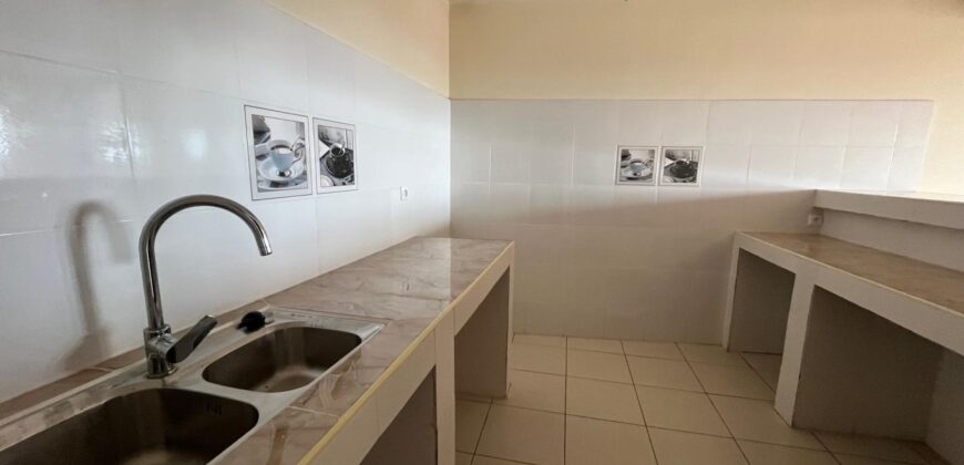 À louer un spacieux appartement T4 situé proche du centre-ville à Ambatovinaky