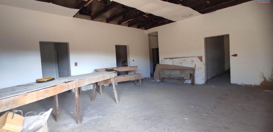 À vendre une propriété de 1 420 m² avec maison F5 située dans un quartier calme à Betsizaraina