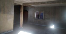 À vendre une villa polyvalente en cours de finition située au cœur de Betongolo
