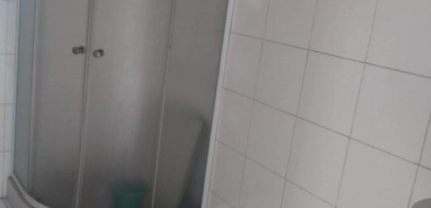 À vendre une villa polyvalente en cours de finition située au cœur de Betongolo