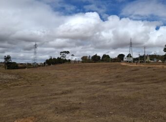 Vente d’un beau terrain de 6275 m2 situé dans un quartier résidentiel paisible à Ampitatafika,