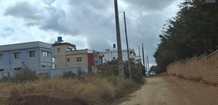 Vente d’un beau terrain de 6275 m2 situé dans un quartier résidentiel paisible à Ampitatafika,