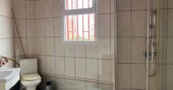 À louer une spacieuse villa T8 sur 5 niveaux située dans un quartier calme sur la Haute Ville