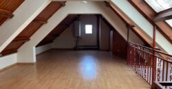 À louer une spacieuse villa T8 sur 5 niveaux située dans un quartier calme sur la Haute Ville