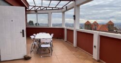 À louer une spacieuse villa T8 sur 5 niveaux située dans un quartier calme sur la Haute Ville